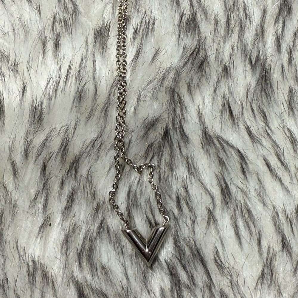 Louis Vuitton Silver Necklace